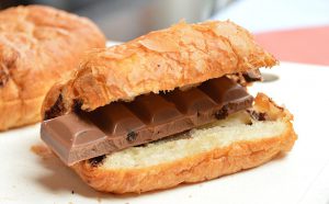 Croissant mit Schokolade